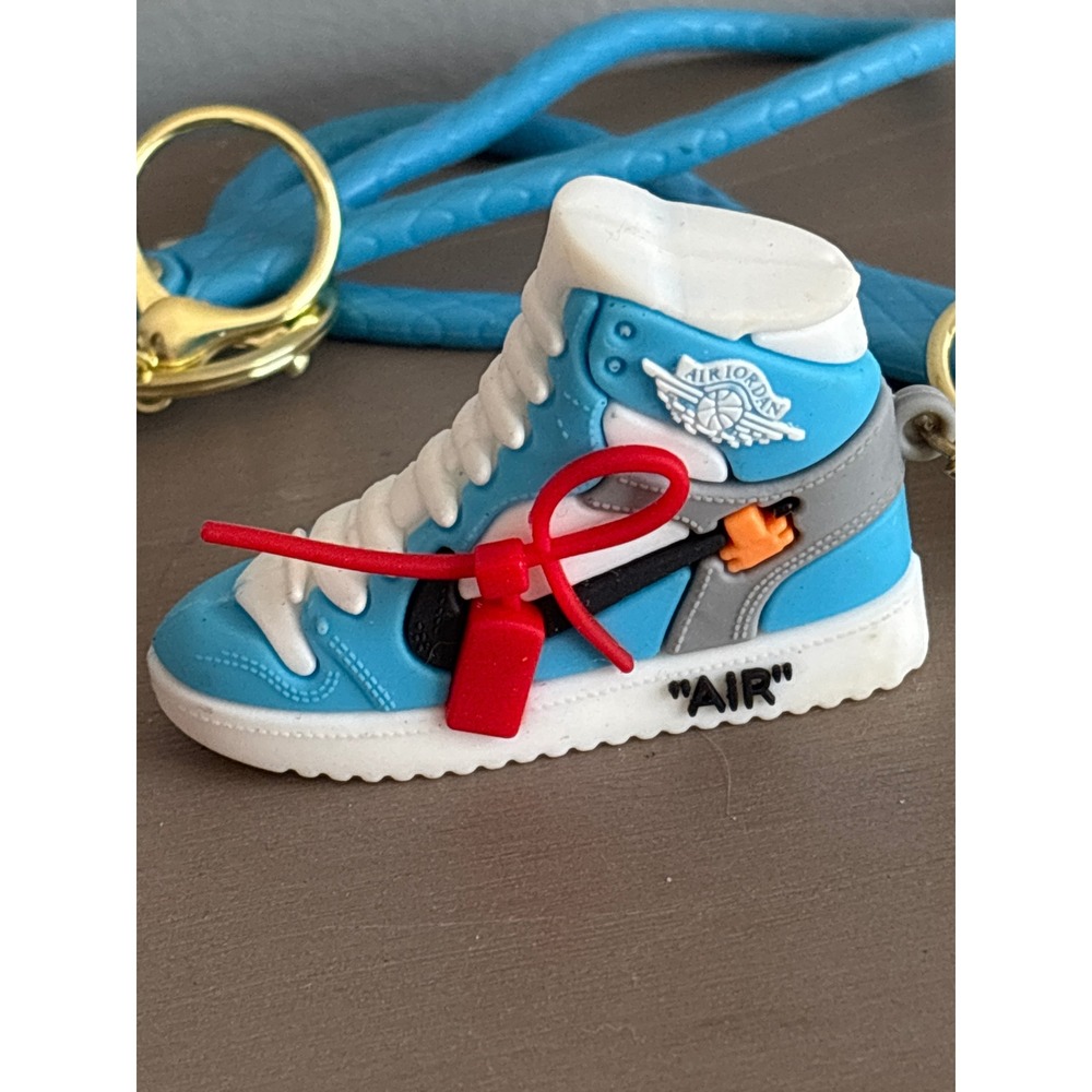 Nike Air Jordan Louis lot of 3 Keychains blue‎ pink - Picture 3 of 3